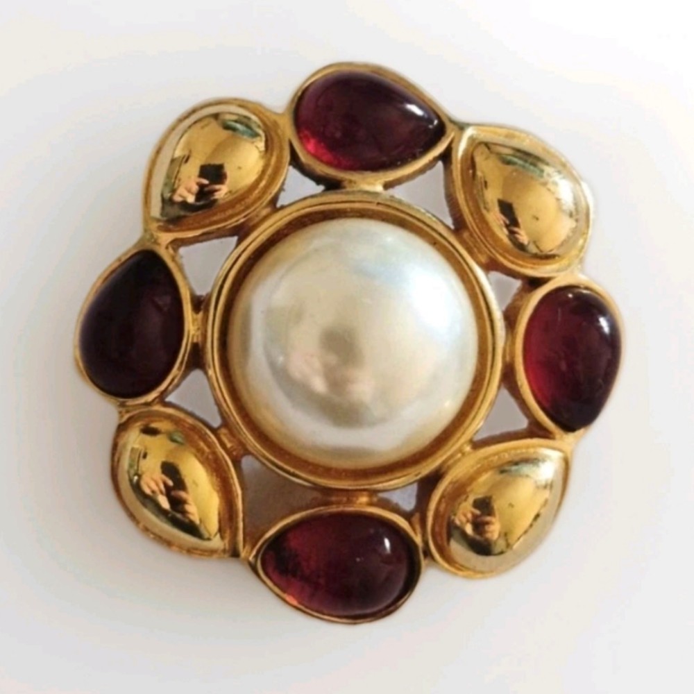 Vintage Broche métal doré cabochons verre.